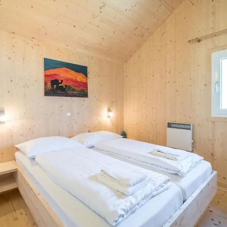 シャレー Scenic Chalet In Sankt Georgen On Slopes ザンクト・ローレンツェン・オプ・ムーラウ